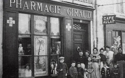 photo ancienne ou carte postale ancienne cpa de la pharmacie